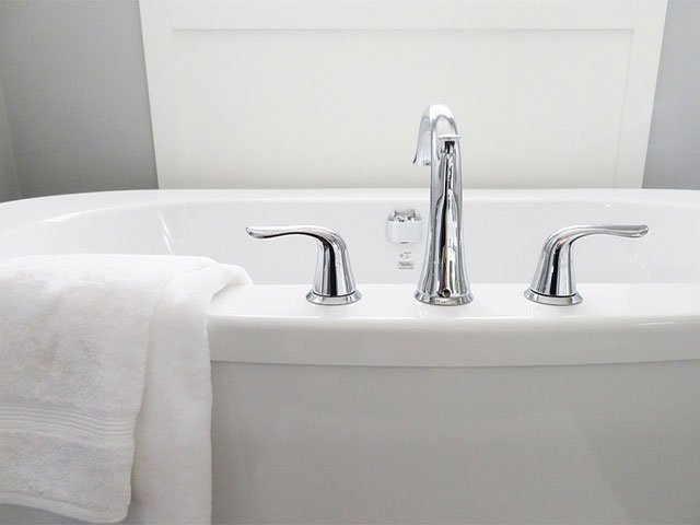 interior designer bathtub